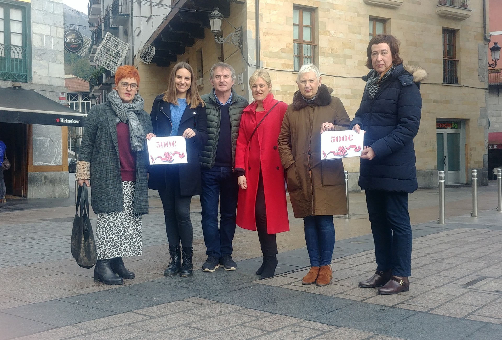 Jaso dute saria Erregeetako zozketako irabazleek