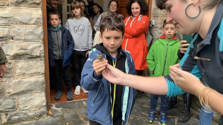 Txorien eraztuntzea: zientzia eta natura maitatzea bat eginik