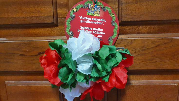 Oparia egin die auzotarrei Zelai Ondoko jai batzordeak