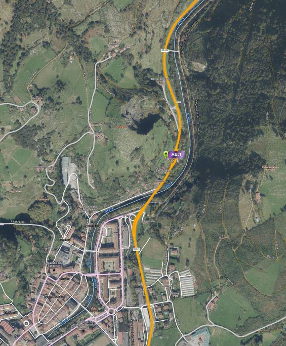 Bi lagun zauritu dira eguerdian Eskuzta parean izan den trafiko istripuan