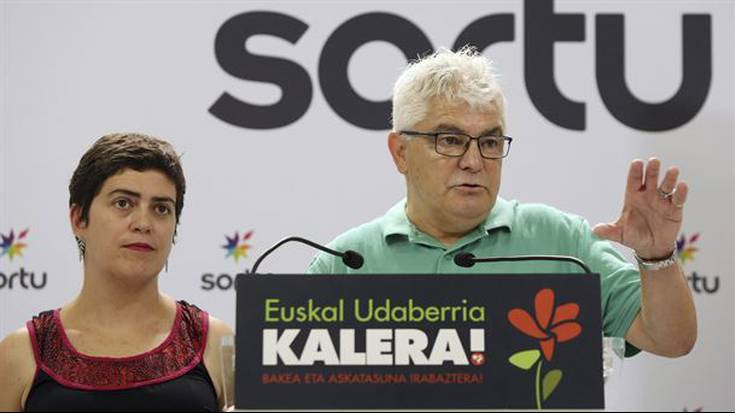 Elkarretaratzera deitu dute goizeko atxiloketen harira