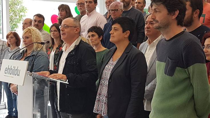 Errazkinek eta Intxaurrandietak "herritarren interesen alde" jokatu zutela azpimarratu du EH Bilduk