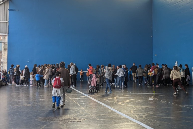 300 haur eta nerabetik gora, Aste Santuko ekintza berezietan