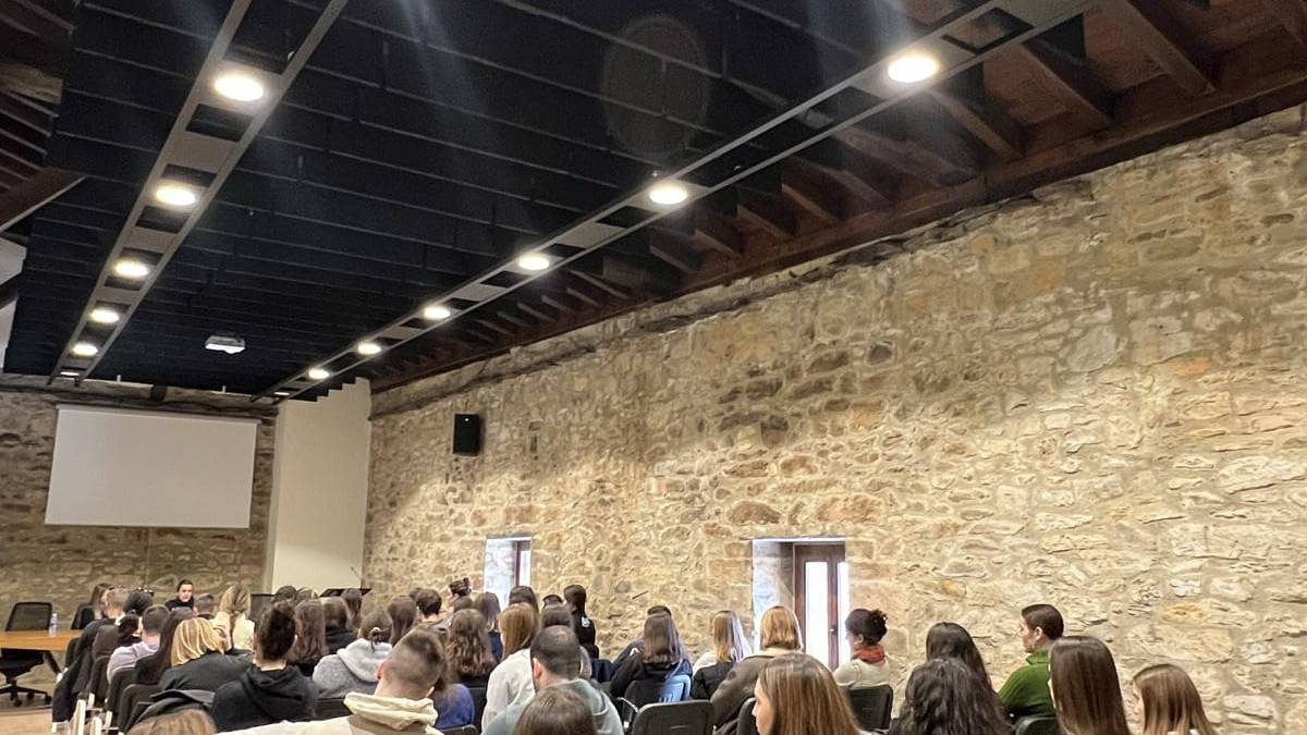 Lehen kongresuko proposamena azalduta, Martxoaren 8ari begira jarri da Itaia