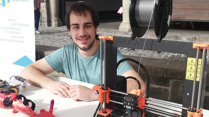 Iñaki Etxaide: "Herritarrei laguntzen diegu beraiek nahi dutena 3Dn inprimitzen"