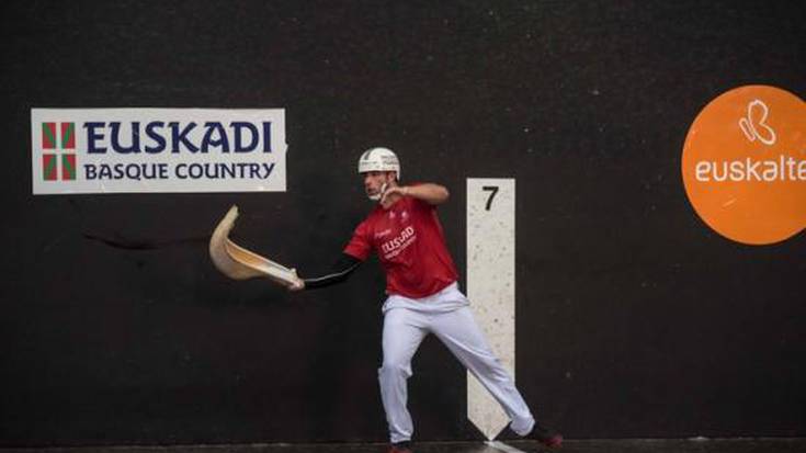 Bi zumaiar bakarkako txapelaren bila