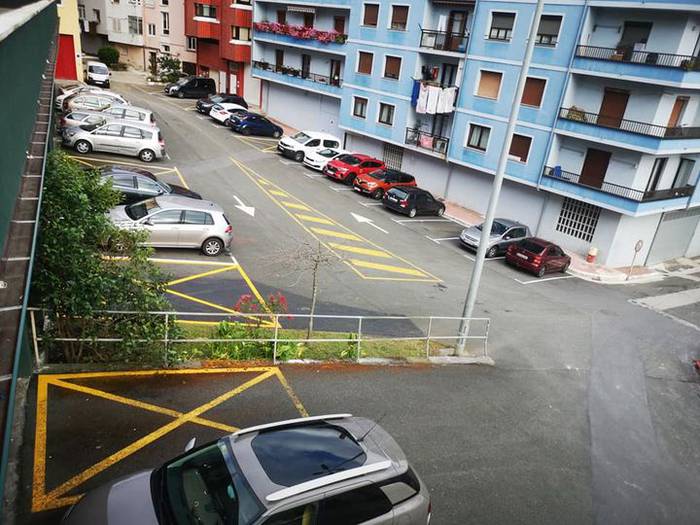Aho batez onartu dute Getariako aparkalekuen ordenantza