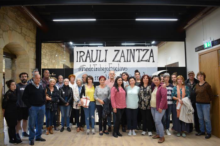 Irauli Zaintza plataforma sortu dute, emakume migranteen bizi baldintzak hobetzeko eta zaintza sistema aldatzeko
