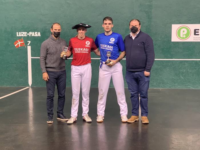 Unai Alberdi garaile, Euskal Herriko Lau eta Erdiko Elite Txapelketan