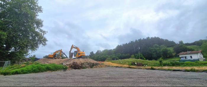 Saihesbideko obrak tarteko, Frantseskua baserria eraitsi dute