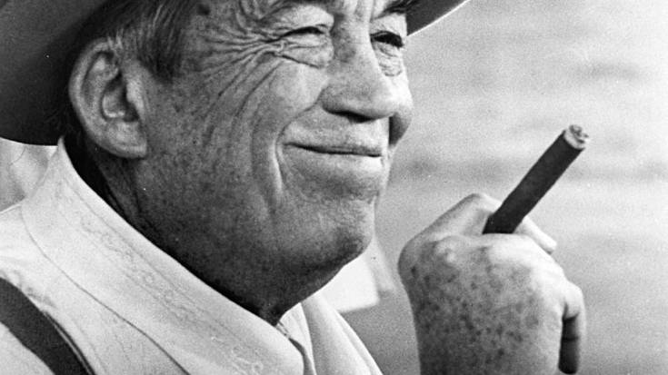 John Hunston zinemagilea hizketagai ostiralean Photomuseumen