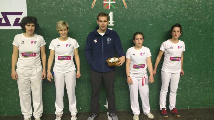 Eskualdeko hiru bikote sailkatu dira Emakume Master Cup-eko finalerdietara