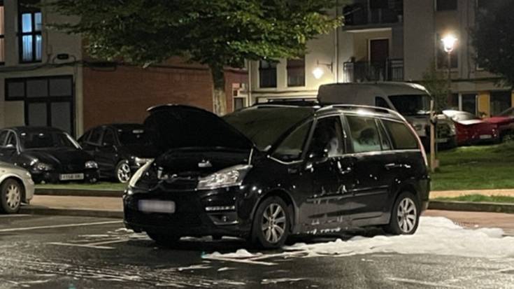 Auto batek su hartu zuen atzo iluntzean Sanjuandegin