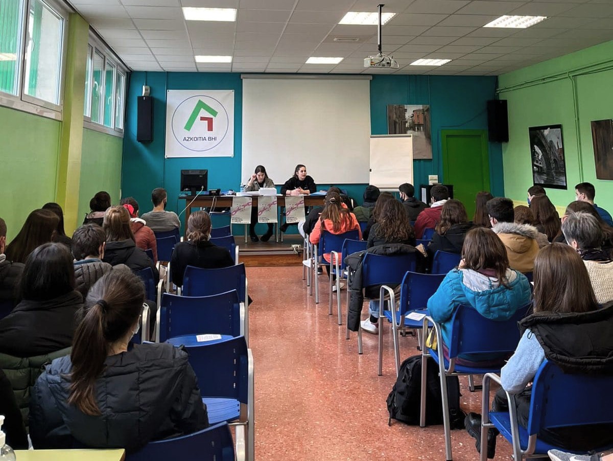 Martxoaren 8aren harira mobilizazioak prestatu dituzte Ikasle Abertzaleek