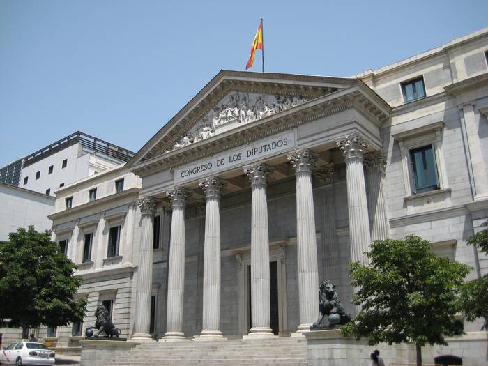 Alarma egoera ekainaren 21era arte luzatzea onartu du Espainiako Kongresuak