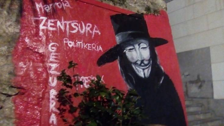 51. murala margotu du Kalea Guztiona Dak Erribera kaleko horman