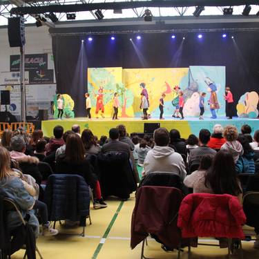 Emanaldia: 'Zerua lapurtu dute', Porrotx, Marimototx, Pupu eta Lore pailazoen eskutik.