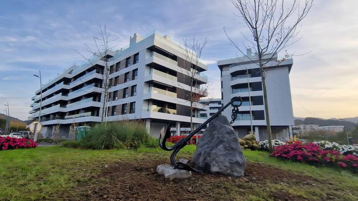 Zarauzko Udalak 134 aparkaleku jarri ditu salgai