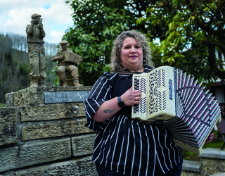 Lau musikarik jarriko dute festa igande honetan Aristerrazun
