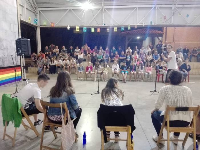 Karmentxurekin batera festetan murgildu da Arroabea