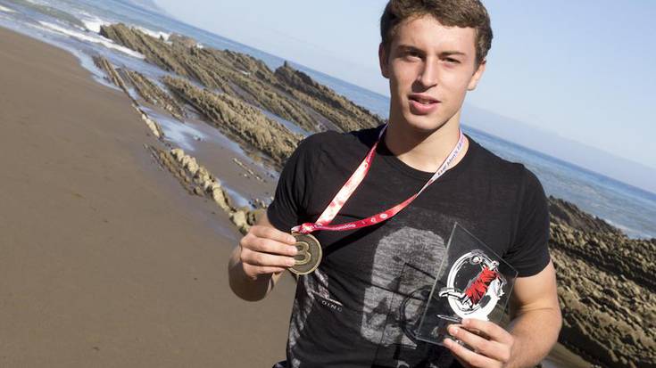 "Lagunekin gozatzen da gehien eskubaloian"