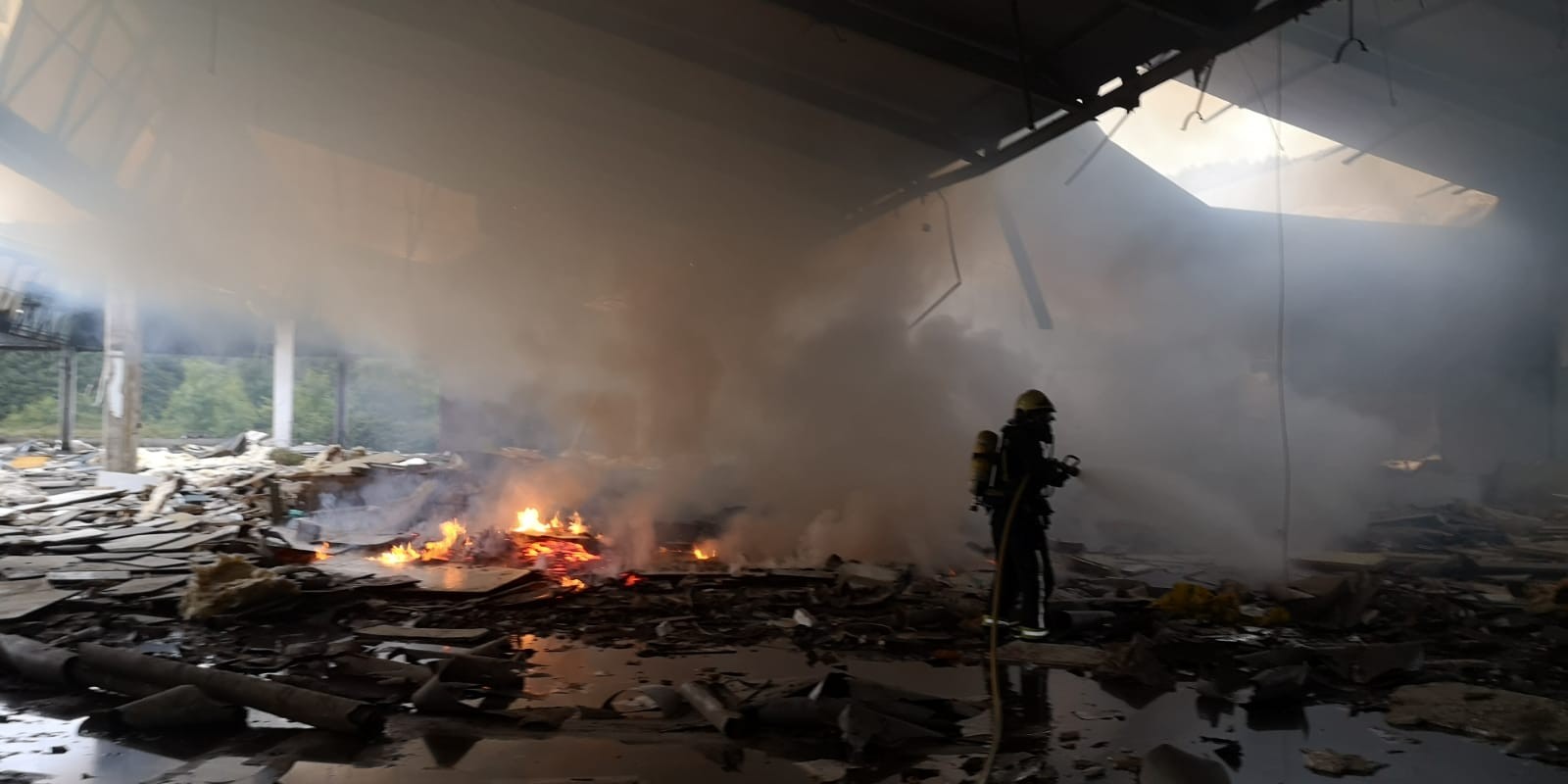 Sute txiki bat piztu da Oikian, abandonatutako pabilioi batean