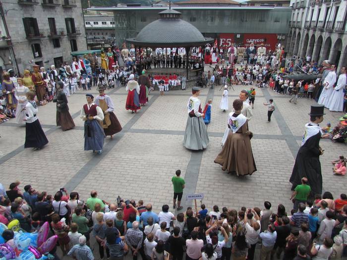 Saninazioen atariko festak hasiko dituzte asteburuan, Azpeitian