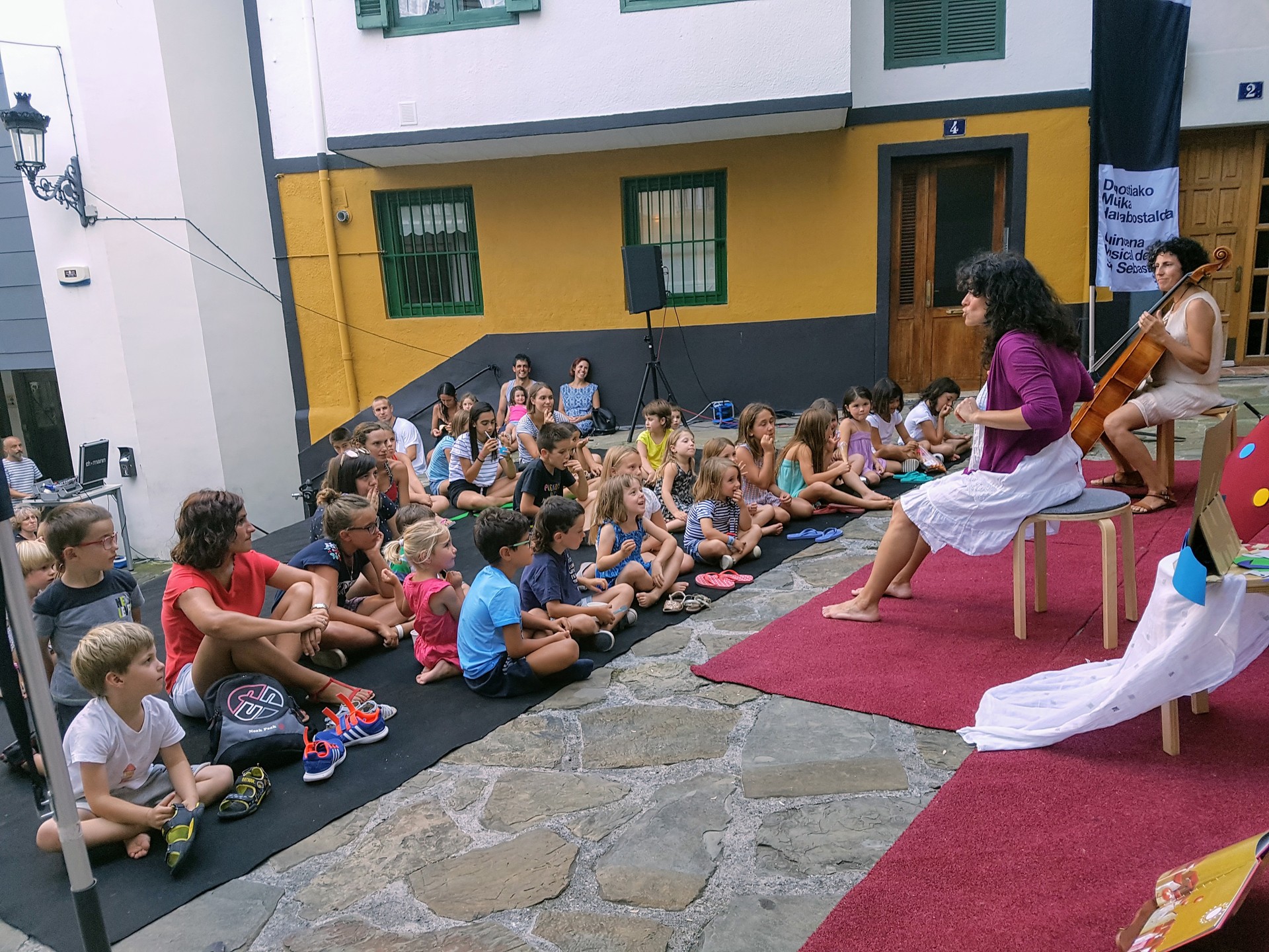 Literaturak eta musikak bat egin zuten atzo Musika Jaialdian