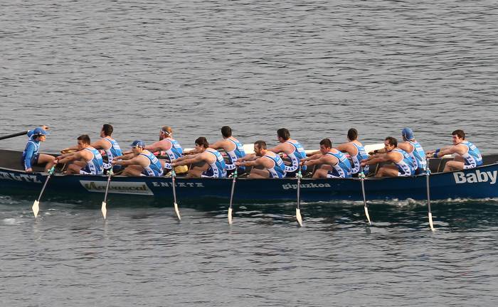 Zarauzko Enbatak eta Orio B traineruak bandera bana irabazi dute gaurko estropadetan