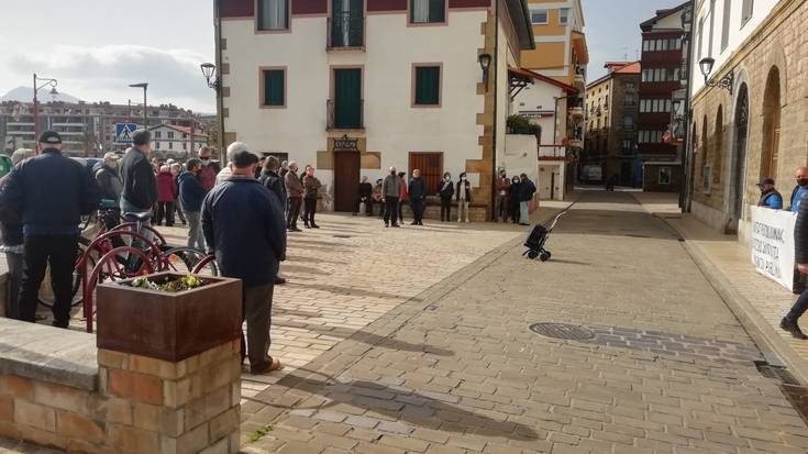 Pentsiodunak kalera atera dira beste astelehen batez