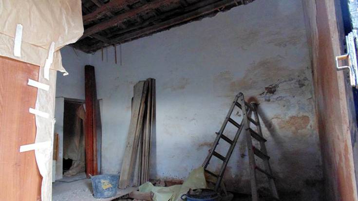 IRUDIA: Ari dira San Telmoko ermita konpontzen