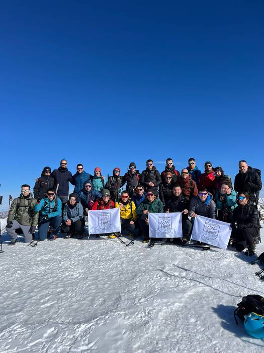 Asteburu ederra igaro dute mendizaleek Pirinioetan