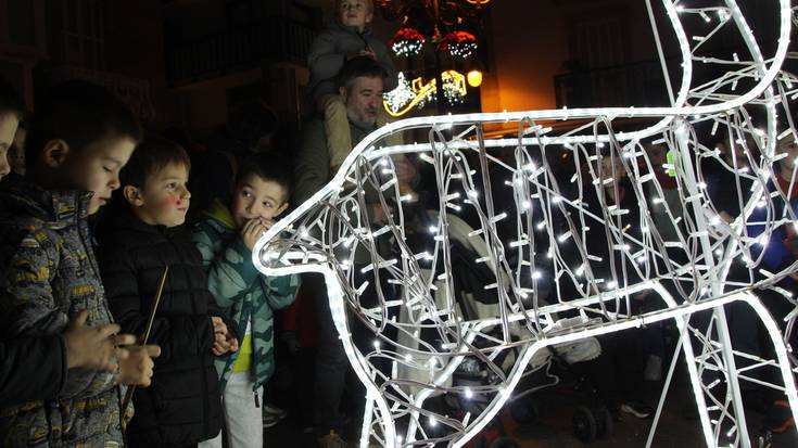 Antoniano Kirol Elkateko kideek piztuko dituzte Gabonetako argiak