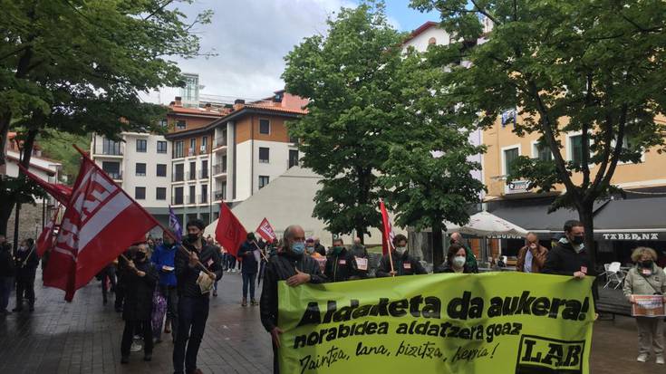 Dozenaka herritarrek hartu dute parte Maiatzaren Lehenaren inguruan antolatutako ekintzetan