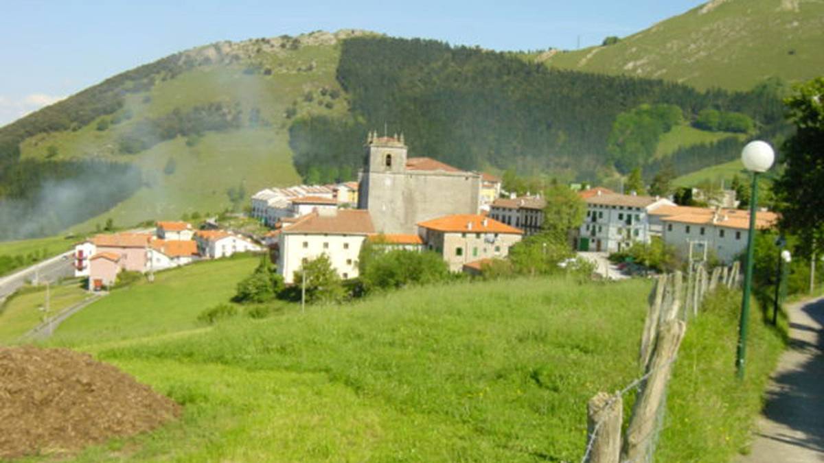 Auzo Udalaren hamargarren urteurrena ospatzeko egitaraua antolatu dute Itziarren