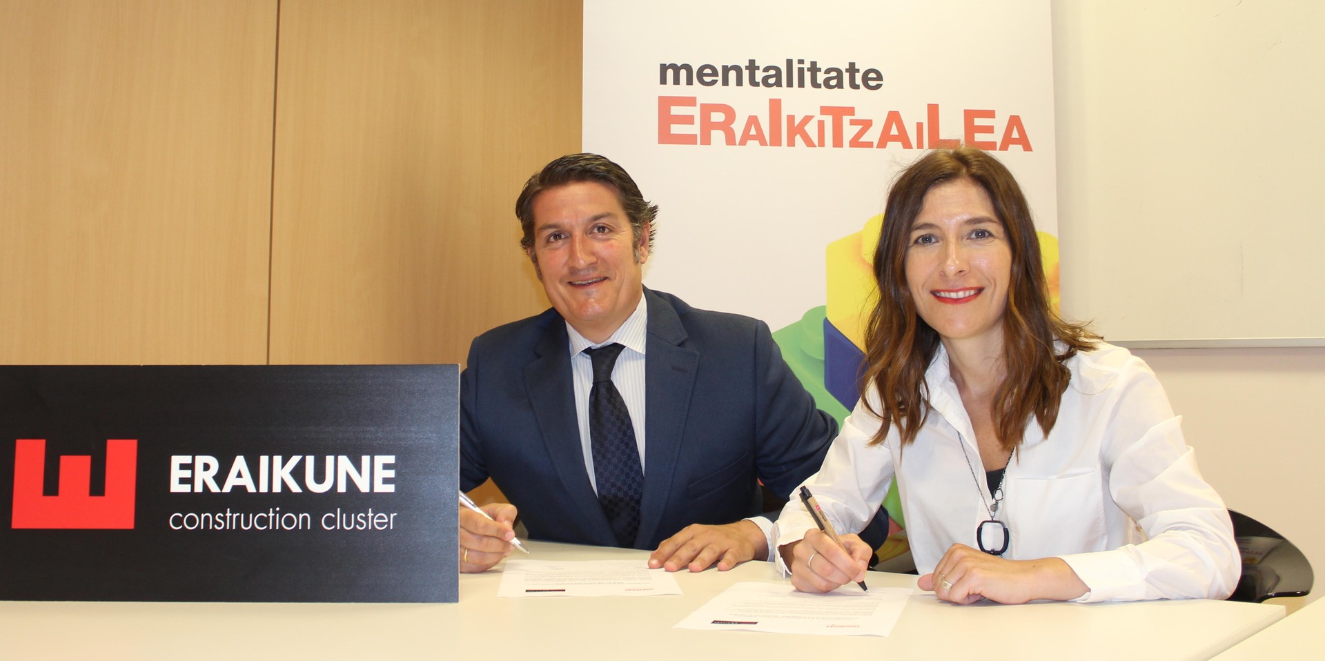 Tokikomek eta Eraikunek hitzarmena sinatu dute