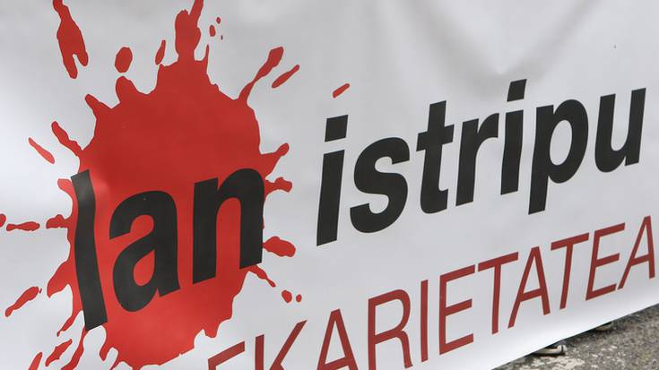 Langile azpeitiar bat hil da Mendigurenen, lantegi bateko teilatutik erorita