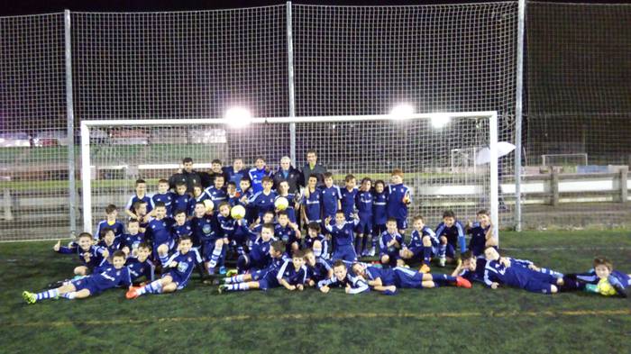 Zarauzko Futbol Eskolako alebinen entrenamendu berezia