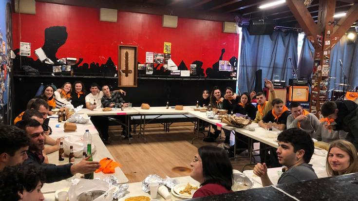 Herriko gazteek hasi dute asanbladako 17. urteurrena ospatzeko festa