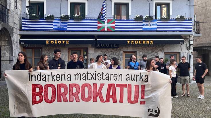 Elkarretaratzeak egin dituzte eskualdean, Arguedasko hilketa matxista salatzeko