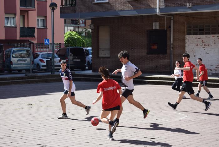 Ostiralera arte eman daiteke izena SKAPAko Futbito Txapelketan