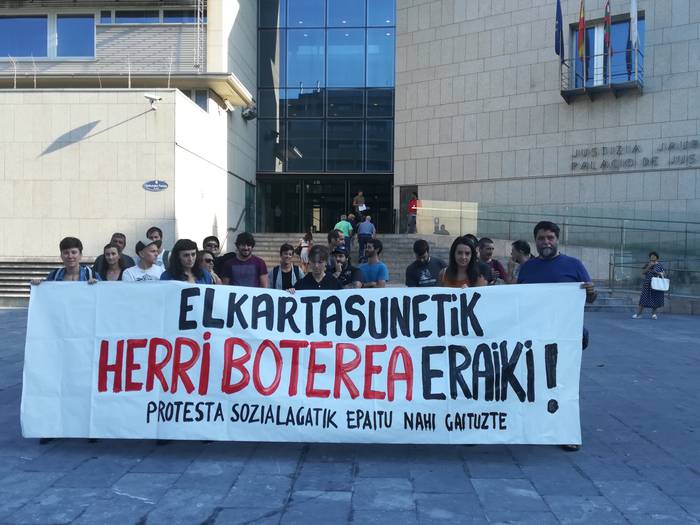 Deklaratu dute Bizitza Da Handiena mugimenduko bi kideek epailearen aurrean