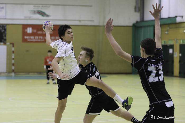 Zarauzko Eskubaloiko kadete mutilen argazki bilduma ikusgai
