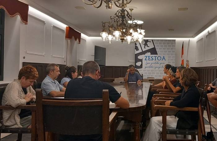 Ordenantza fiskalen %2ko igoera eta Antton Ao Povoren mozioa onartu ditu Zestoako Udalak