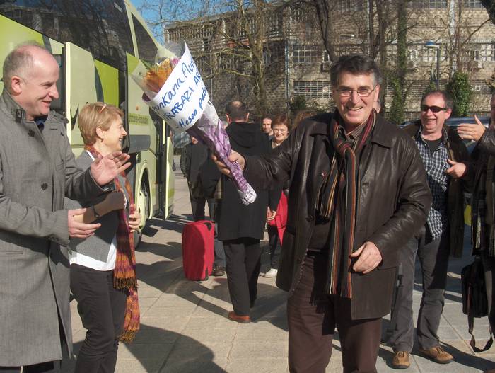 "Joan Mari Torrealdai joan zaigu, baina bere ekarpenek bizirik darraite"