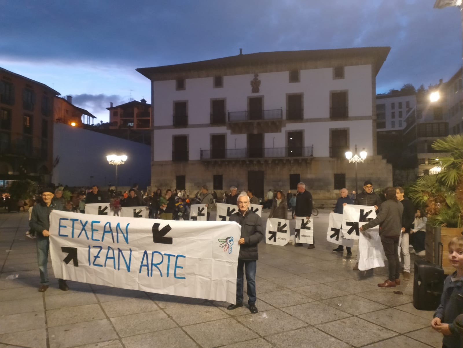 Euskal preso, iheslari eta deportatuak etxeratzeko garaia dela aldarrikatu du Sare Herritarrak