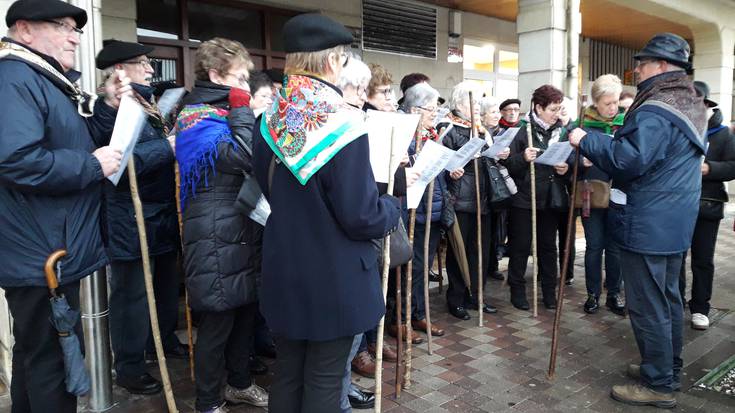 Kantu kalejira egingo du Beheko Plaza abesbatzak bihar, Santa Ageda egun bezperan