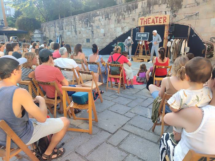 'Welcome & Sorry' kale antzerkia eskaini dute Baldan