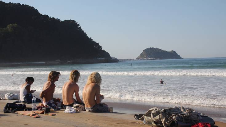 Hondartzen irekiera aztertu dute kostako udalek aldundian