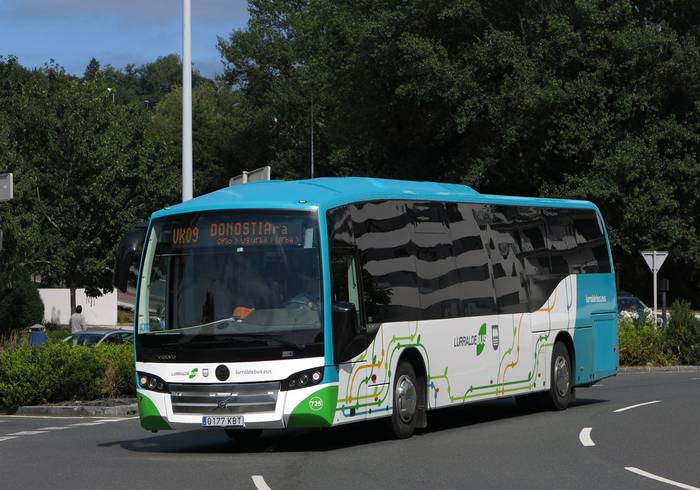 Euskotrenek gogor salatu du autobus gidari batek ustez Zarautzen jasandako erasoa